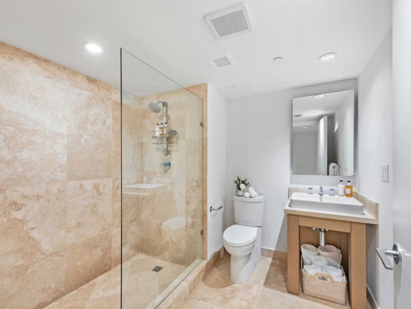 Miami Beach Oceanfront Vacation Rental - Direct Beach Access & Resort Amenities